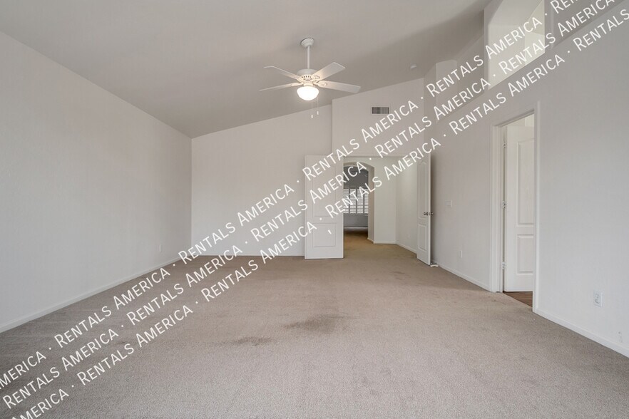 Building Photo - 2631 S Leonard Pl