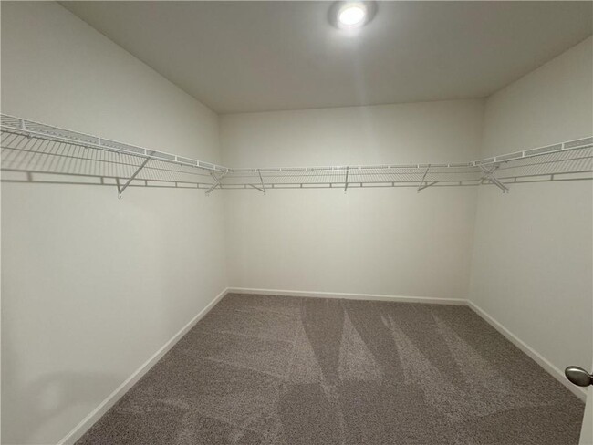Building Photo - 533 Corinth Dr