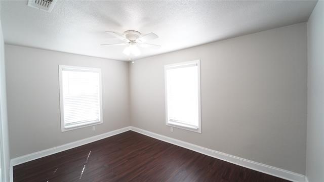 Building Photo - 313 E Columbia St