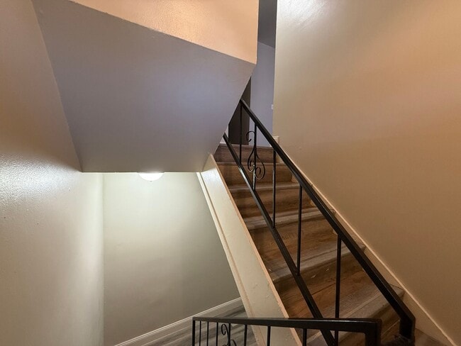 Building Photo - 2459 S St Clair St