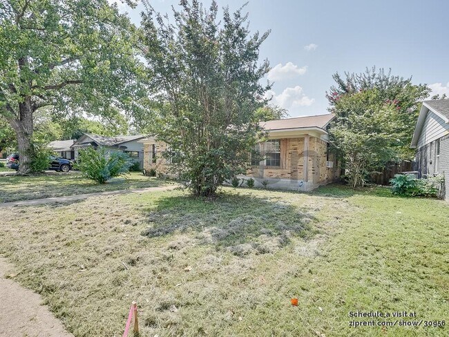 Building Photo - 8826 Bruton Rd