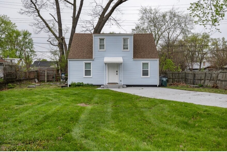 Building Photo - 1523 E Madge Ave