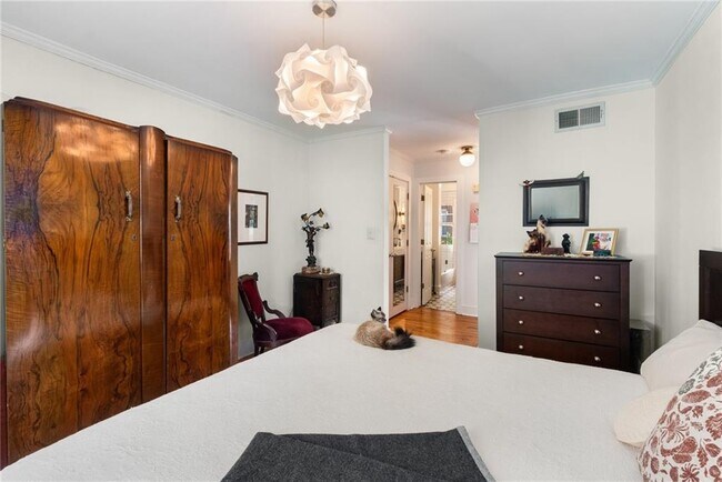 Building Photo - 866 Briarcliff Rd NE