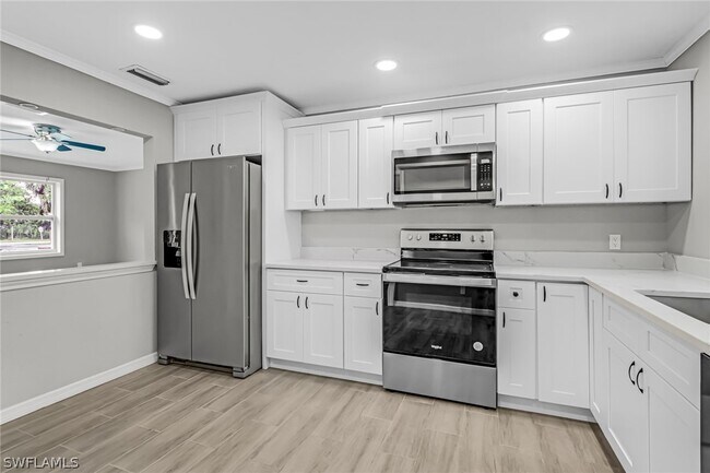 Building Photo - 1152 Harbor Dr