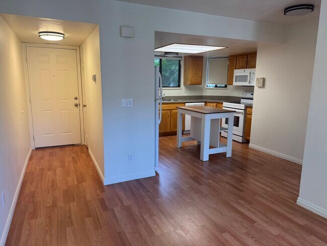 Building Photo - 480 North Wall Street-C101