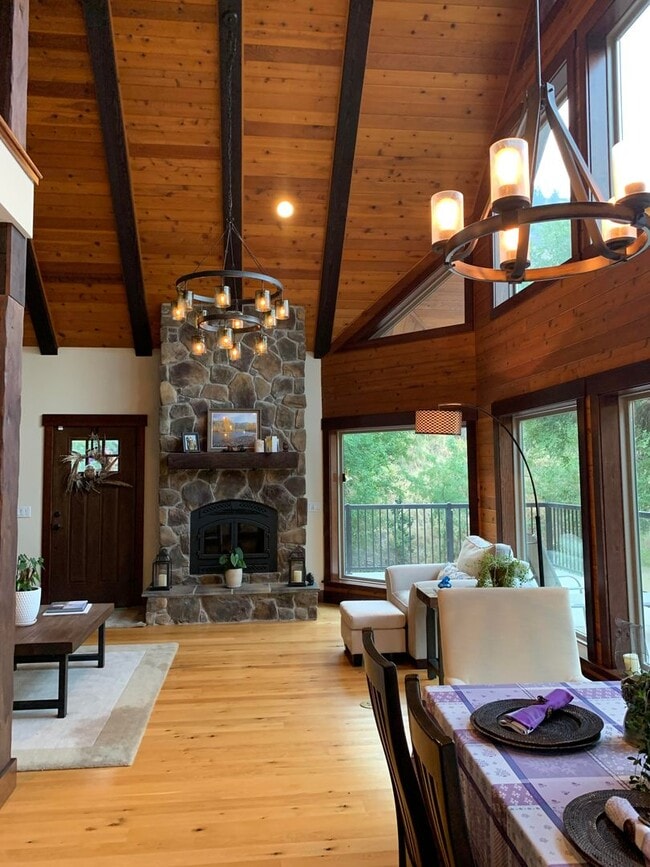 Building Photo - Custom Built Home on the Clearwater River - 20 minutes from Lewiston, ID