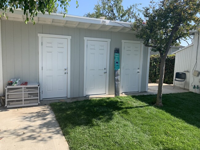 Free storage & laundry - 612 S Paula Dr