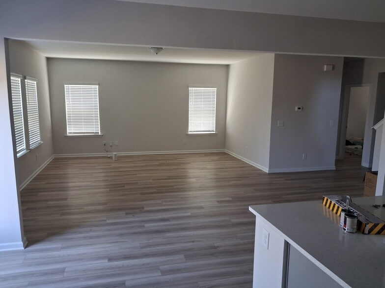 Building Photo - 25743 Finchley Dr