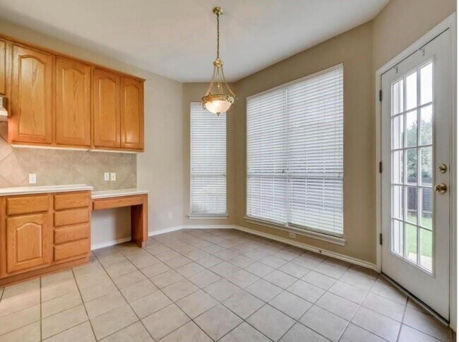 Building Photo - 1803 Fall Creek Dr