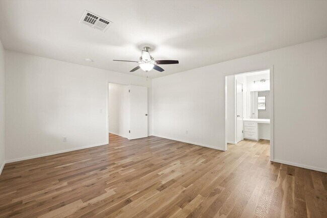 Building Photo - Modern Details and Interiors to a sought-a...