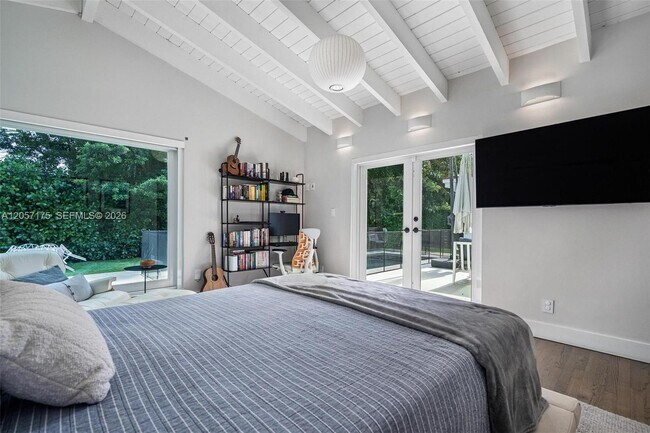 Building Photo - 510 Bargello Ave