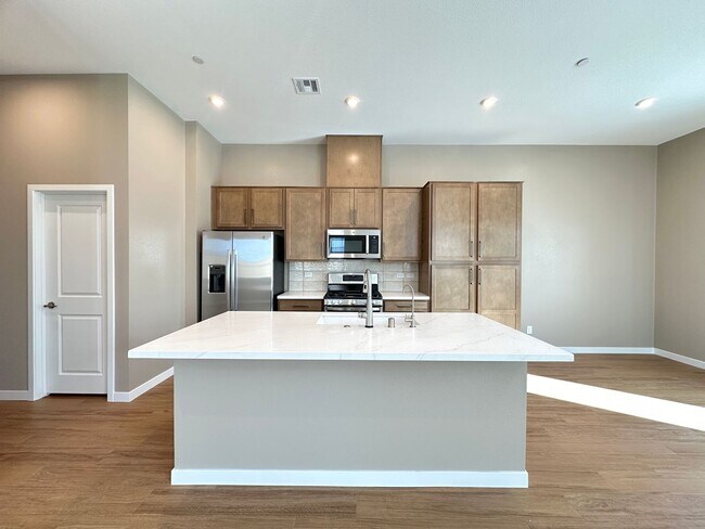 Building Photo - Inspirada Town Center