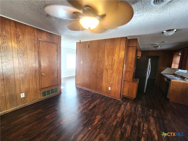 Building Photo - 1509 Ronstan Dr