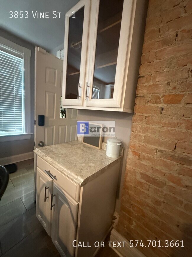 Building Photo - 3853 Vine St