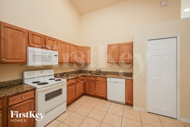 Building Photo - 317 Apartment St