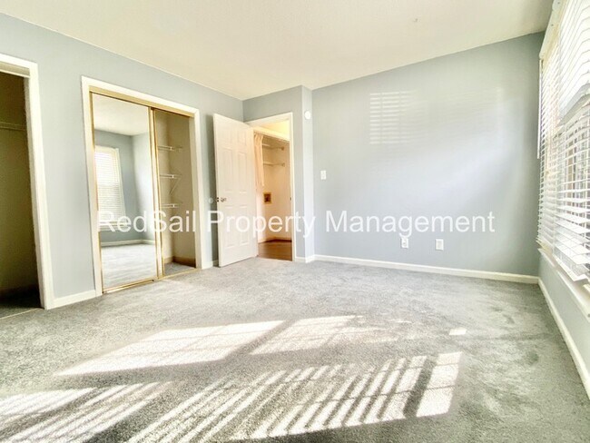 Building Photo - Yorktown Crossing Townhouse!!!