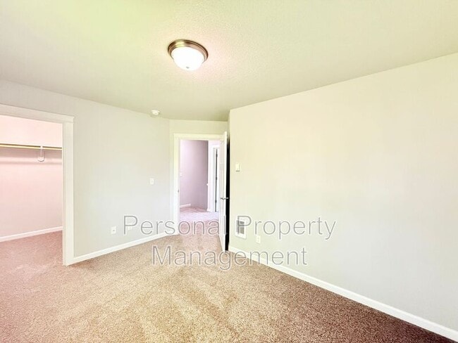 Building Photo - 12600 NE 49th St