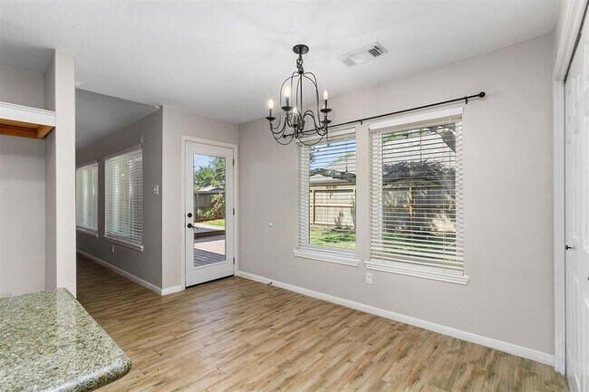 Building Photo - 2918 Abbey Field Dr
