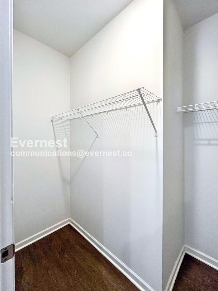 Building Photo - 1112 Prospect Ct