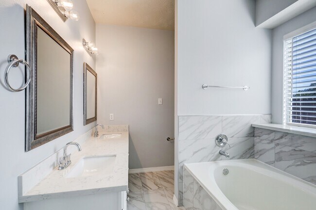 Building Photo - 19506 Arbor Pines Ln