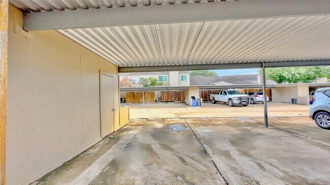 Building Photo - 6438 Alisa Ln