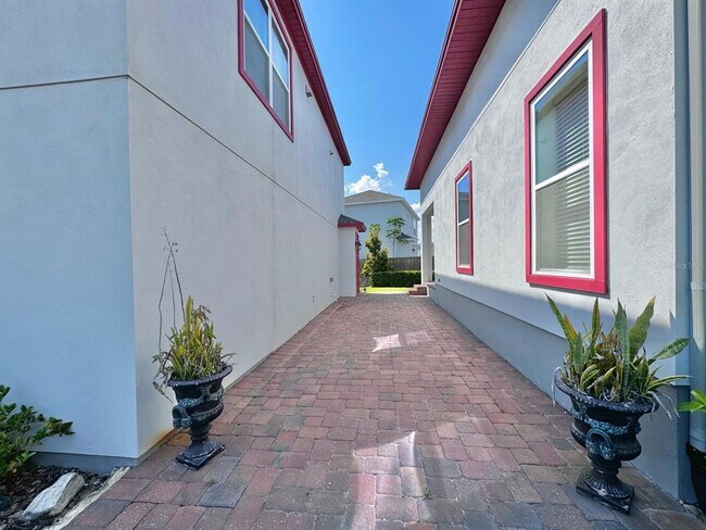 Building Photo - 13372 Stoddart Ave