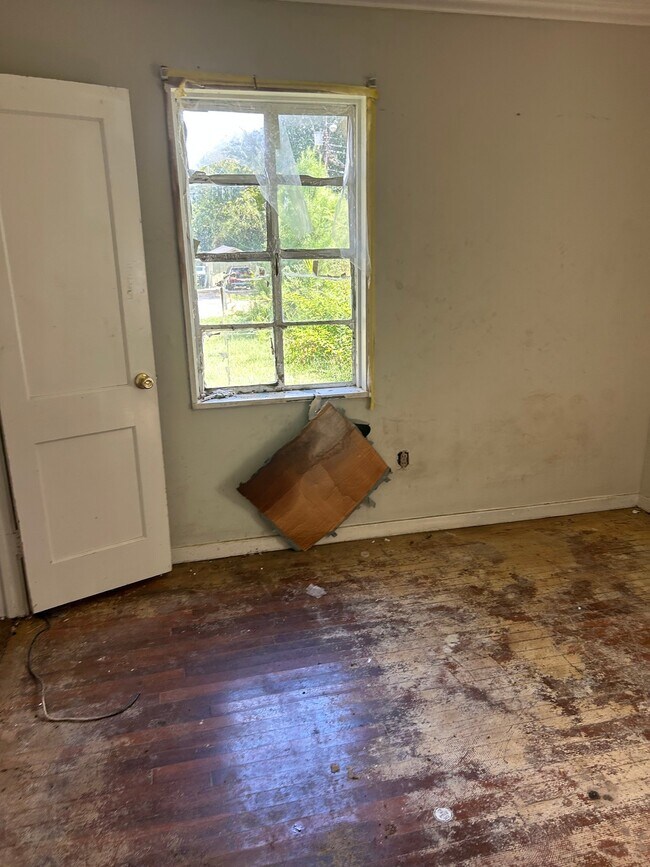 Building Photo - 1753 McGee St