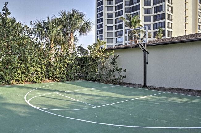 Building Photo - 2400 S Ocean Dr