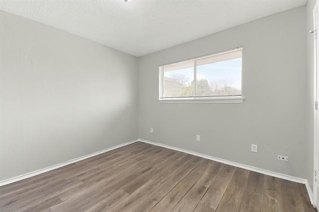 Building Photo - 2865 Meadowbrook Dr