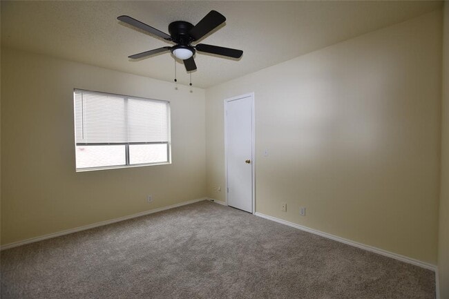 Building Photo - 9707 Copper Creek Dr
