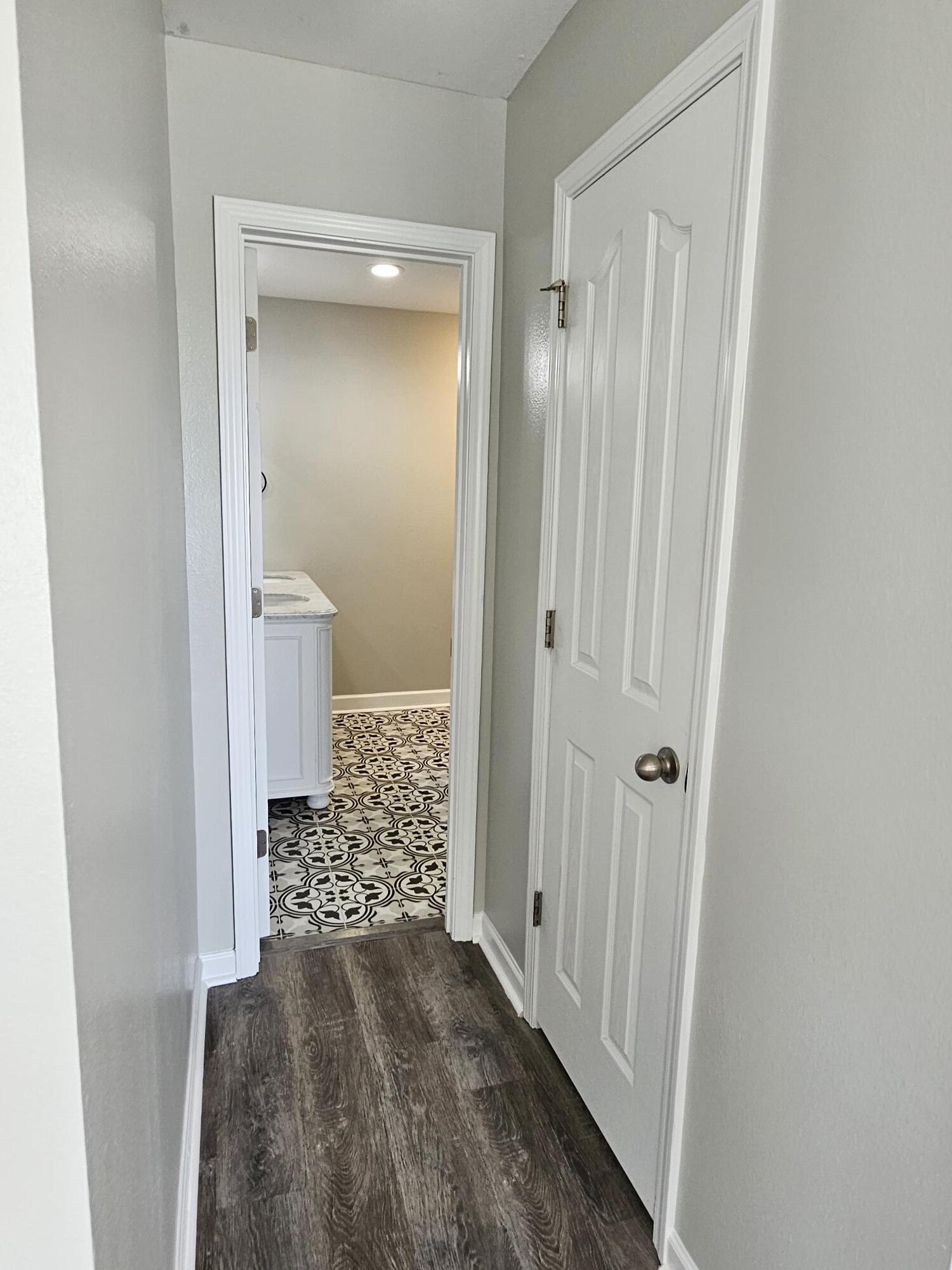 Master Suite bath and walk in closet - 5817 Fox Point Cir