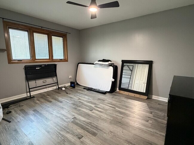 Building Photo - 15558 Larkspur Ln