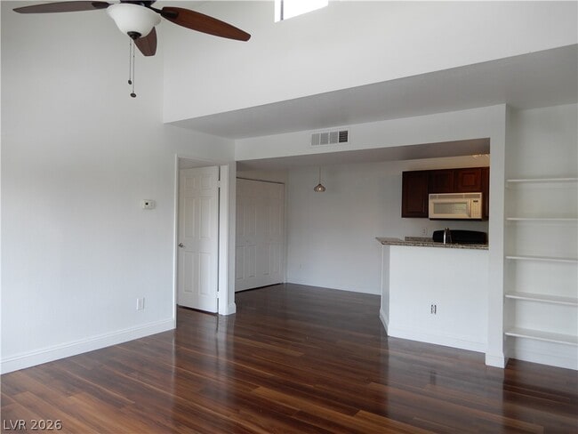Building Photo - 5122 S Jones Blvd