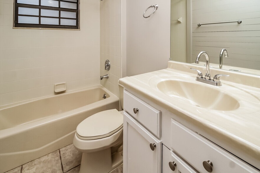 Building Photo - 4661 Marsh Harbor Dr