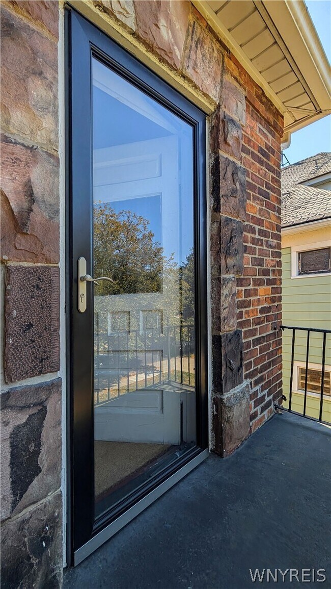 Building Photo - 95 Rand Ave