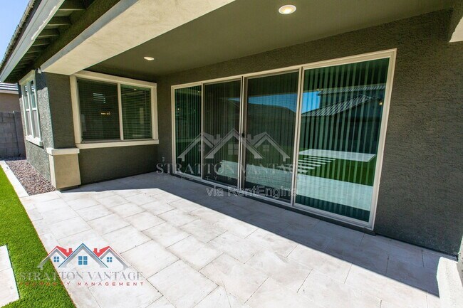 Building Photo - 15075 W McKinley St