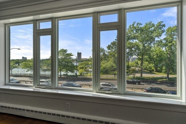 Building Photo - 271 Beacon St