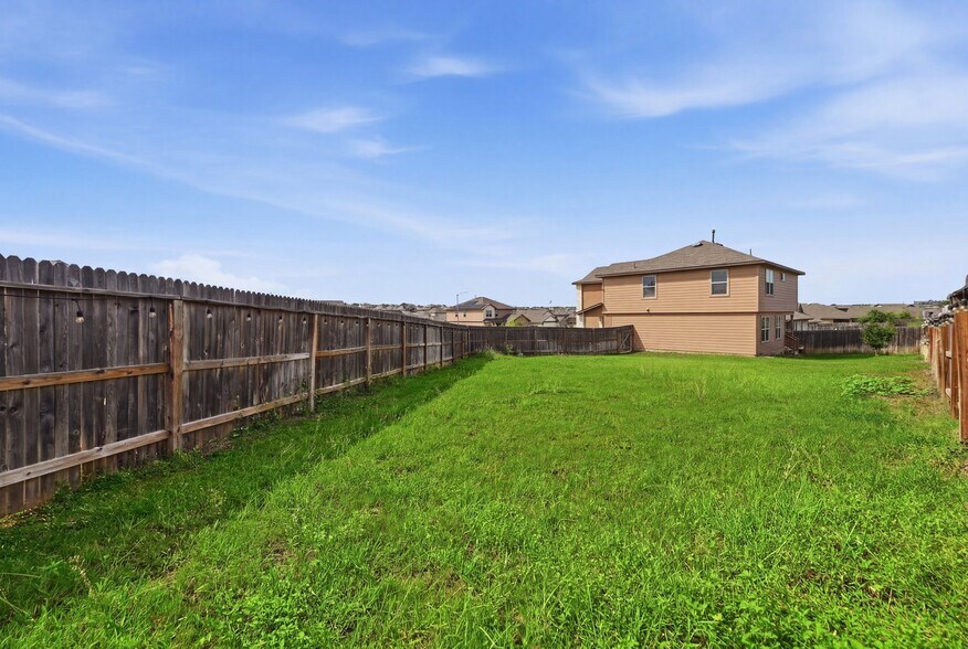 Building Photo - 13106 Minuet Sway