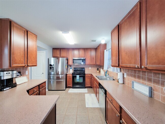 Building Photo - 18235 Valebluff Ln