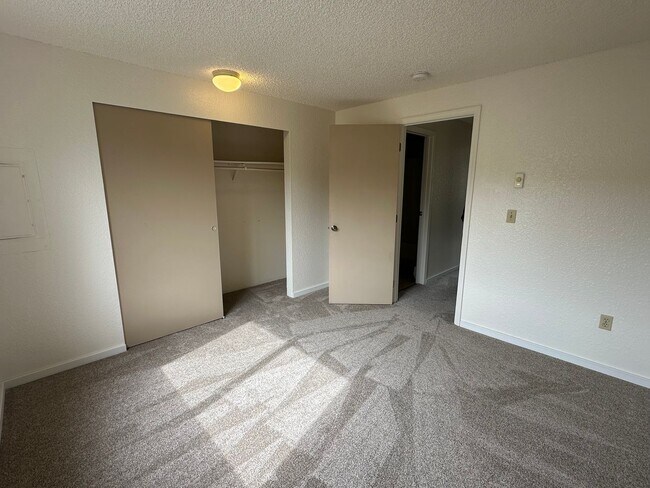 Building Photo - 2208 Wilson Ave