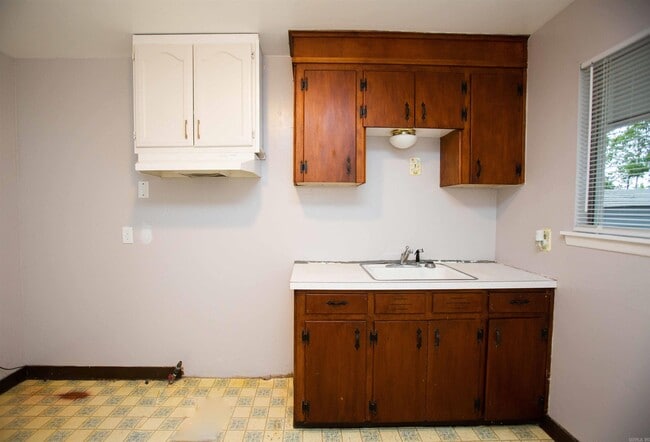 Building Photo - 5607 Alpha St