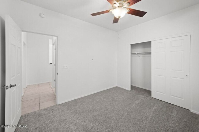 Building Photo - Lovely 4 bedroom, 2 bath home with 2 car garage