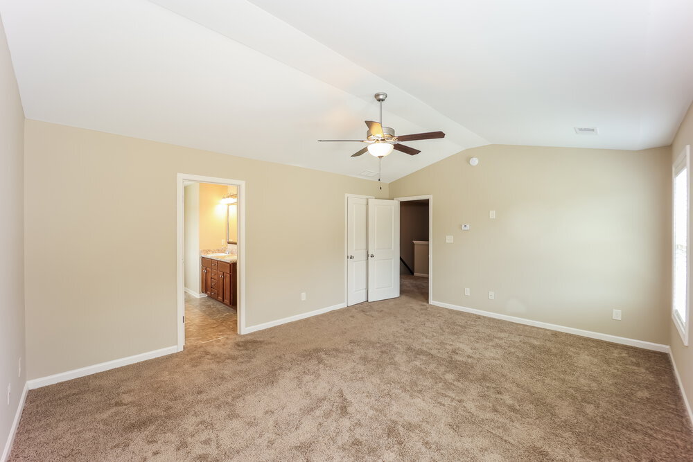 Building Photo - 114 St Charles Pl