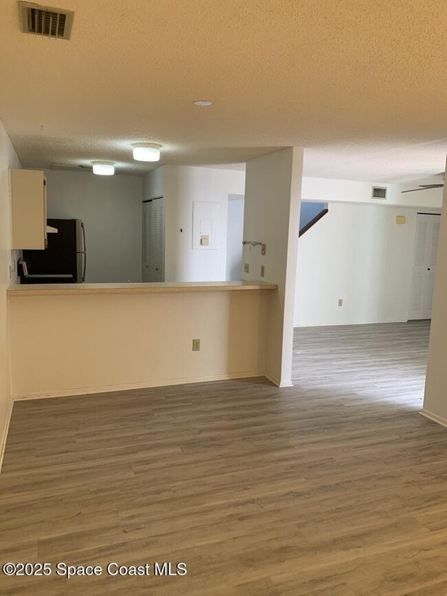 Building Photo - 1485 Malibu Cir NE