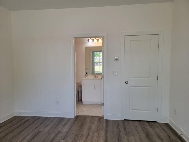 Building Photo - 3691 Ample Ave