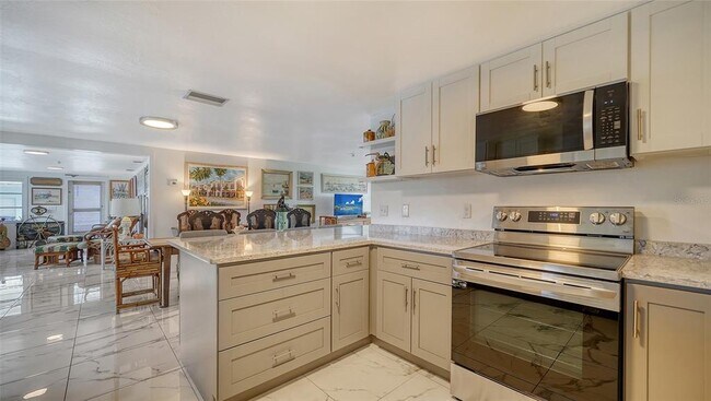 Building Photo - 641 Coral Dr