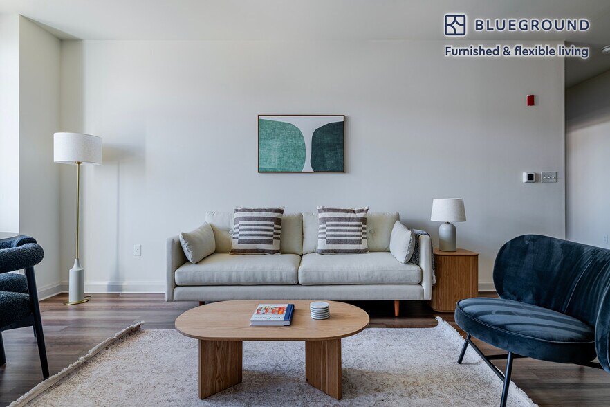 Building Photo - 36 River St