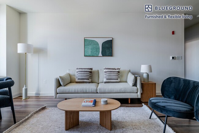 Building Photo - 36 River St