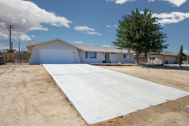 Building Photo - 3 Bedroom, remodeled home in the heart of Joshua Tree