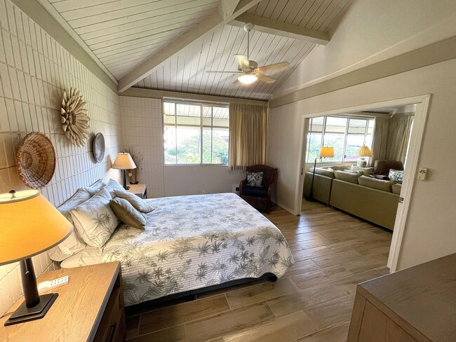 Building Photo - Step into the peaceful and lovingly cared-for 2-bedroom, 2-bath condo in Haleakala Shores — one o...